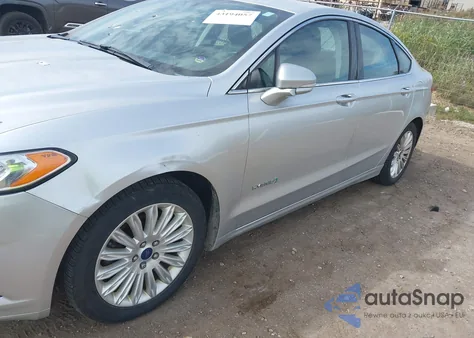 2015 Ford Fusion Hybrid Se from USA, damaged, VIN 3FA6P0LU5FR169093
